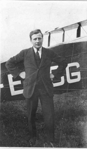 h h perry at croydon race meeting 1922 0341-0061